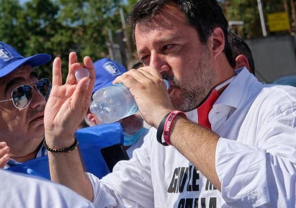 Salvini, la Lega e i tappi delle bottiglie? Come dare ragione a Turbopaolo senza rendersene conto nella campagna per le elezioni europee