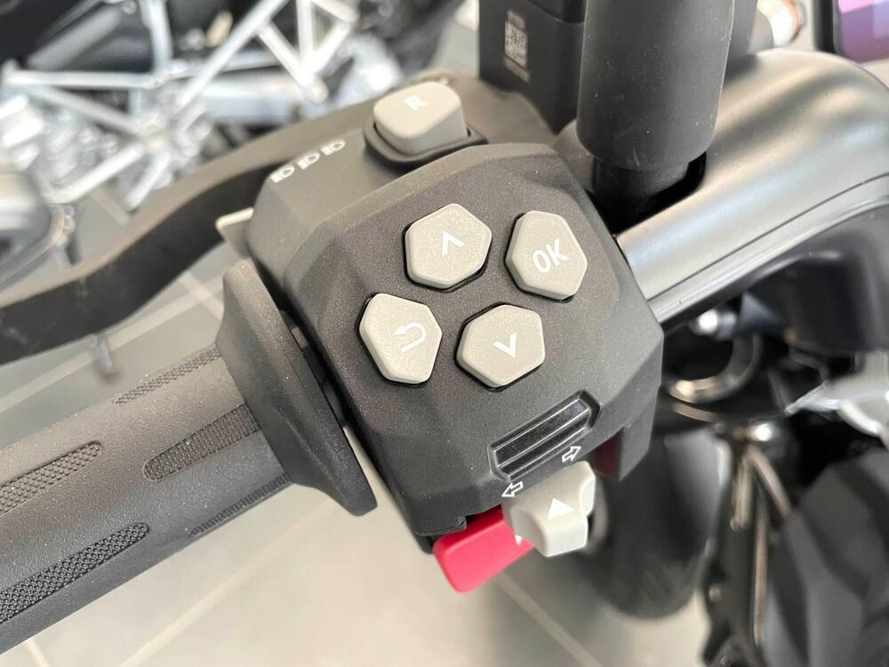 Bmw CE 02 (2024 - 25) (7)