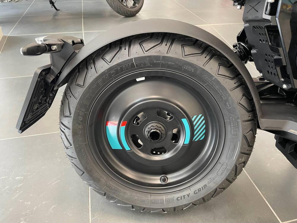 Bmw CE 02 (2024 - 25) (11)