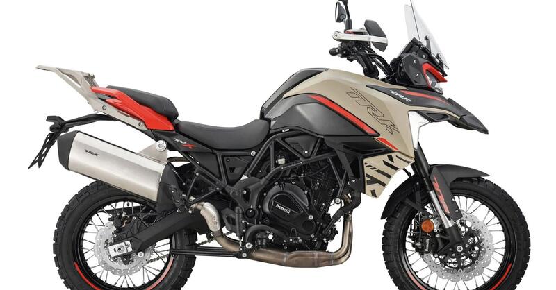 Arriva la Benelli TRK 702X in versione Dune Sea