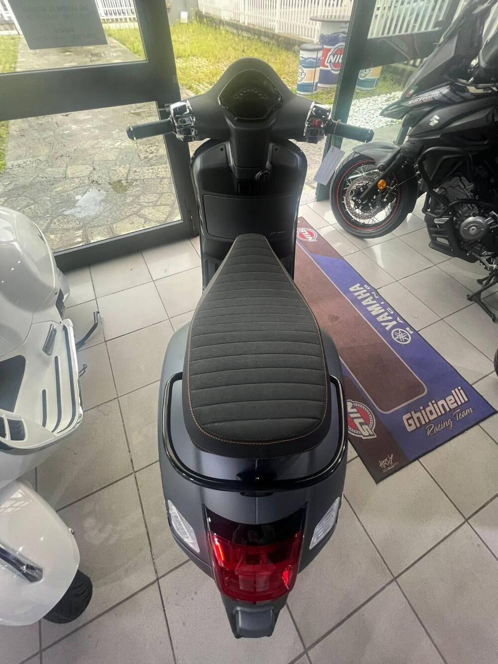 Vespa GTS 310 Supersport (2025) (3)