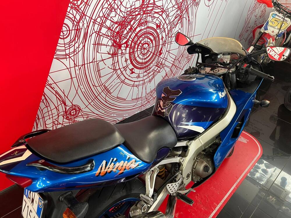 Kawasaki Ninja 900 ZX-9R (1998 - 01) (3)