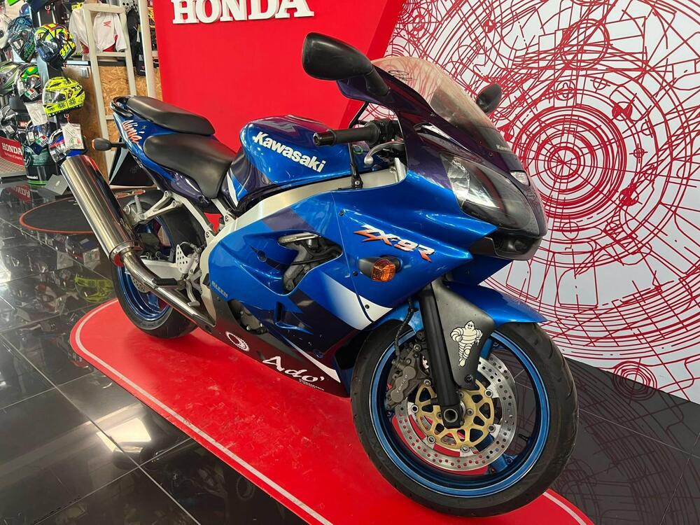 Kawasaki Ninja 900 ZX-9R (1998 - 01) (2)