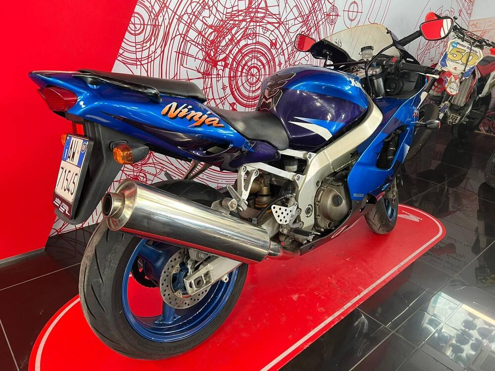 Kawasaki Ninja 900 ZX-9R (1998 - 01) (4)
