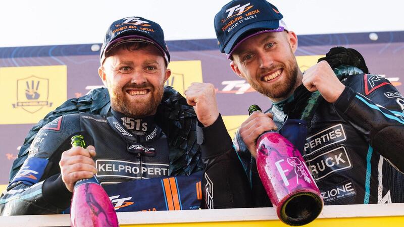 Tourist Trophy 2024: Sidecar, la prima vittoria dei fratelli Crowe!