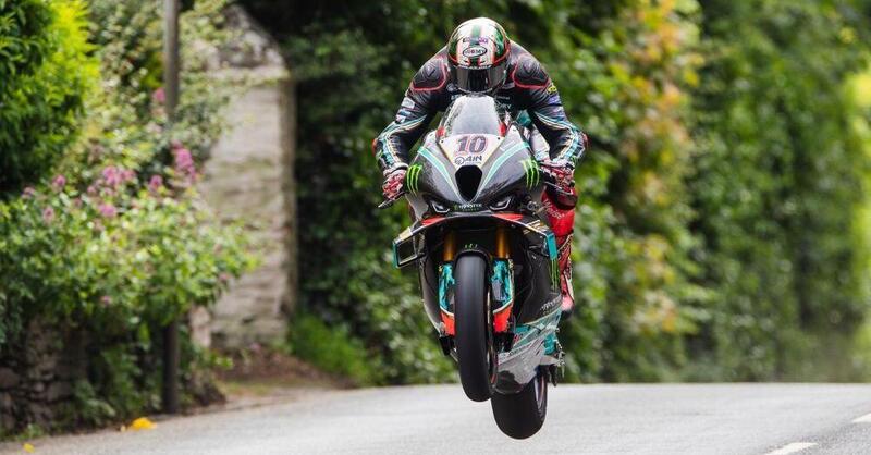 Tourist Trophy 2024: Hickman vince la Superbike con un doppio colpo di scena!