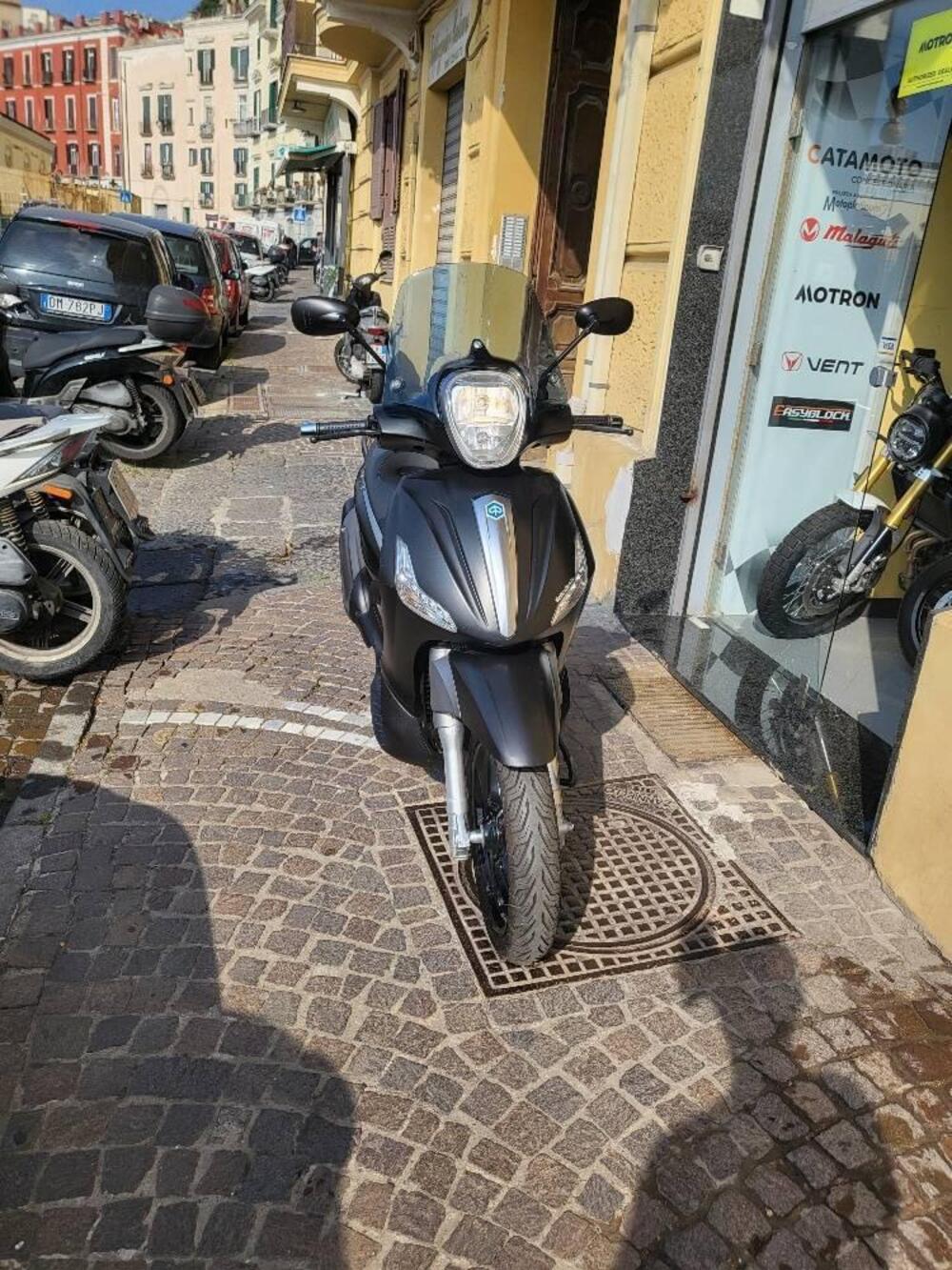 Piaggio Beverly 350 SportTouring ie (2011 - 15) (2)