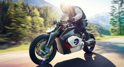 Le moto elettriche? Non &egrave; ancora il loro momento. Lo dice il CEO di BMW