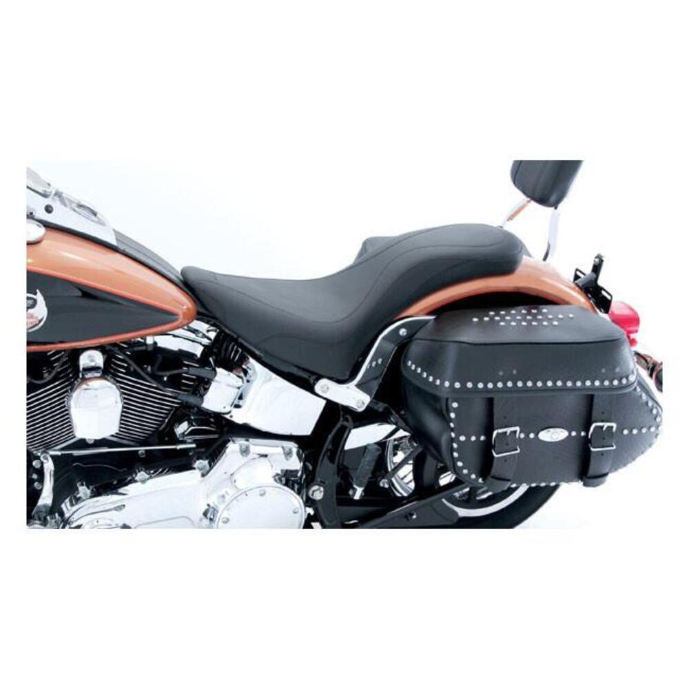 Sella Mustang Daytripper 2-UP per Softail dal 2000 