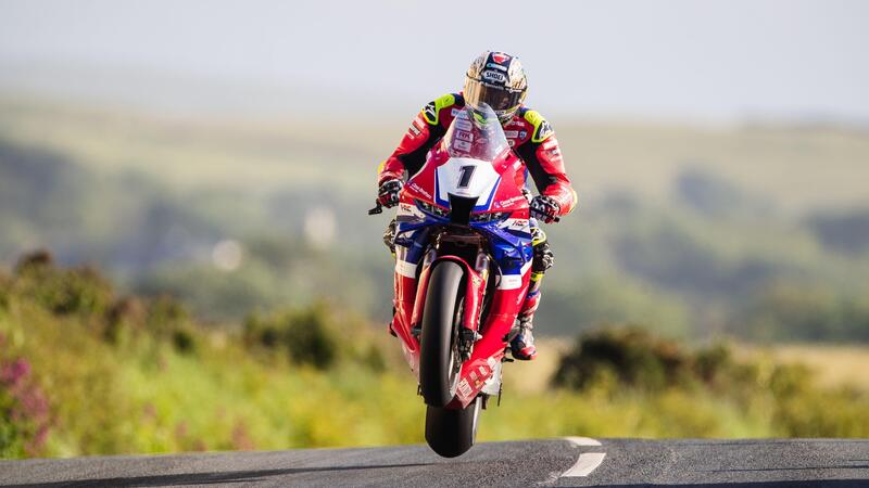 Tourist Trophy, chi ha rubato la tuta di John McGuinness? 