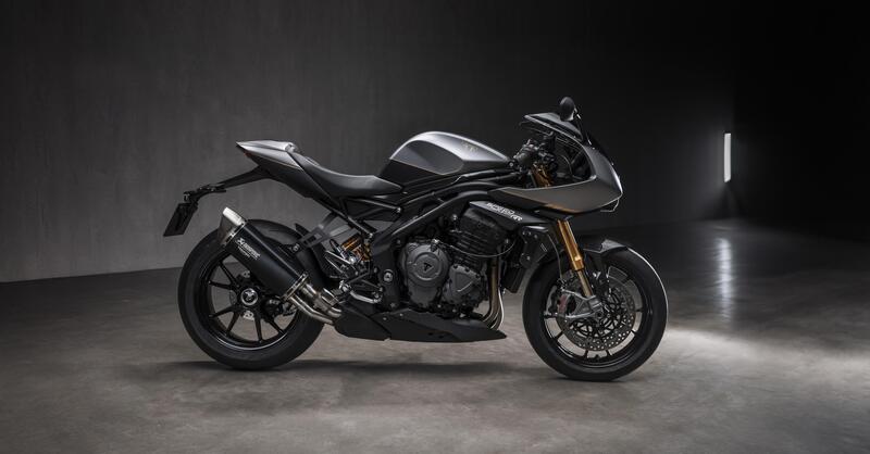 Triumph e Breitling di nuovo insieme, ecco la Speed Triple 1200 RR Breitling