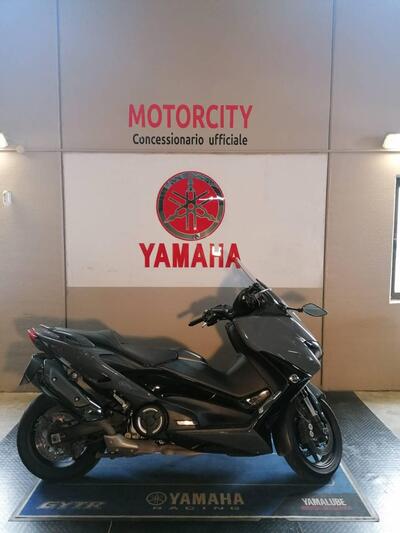 Yamaha T-Max 560 Tech Max (2021) usata
