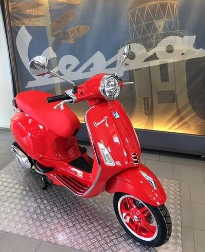 Vespa Primavera 125 RED (2025) nuova