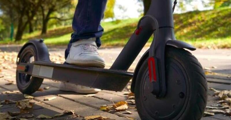 Niente casco sul monopattino. Enrico Stefano, Lime: &quot;L&#039;obbligo del casco non &egrave; la misura pi&ugrave; efficace per educare i passeggeri&quot;