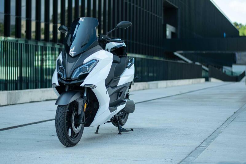 Nerva EXE, lo scooter elettrico si aggiorna: pi&ugrave; economico ed efficiente [GALLERY]