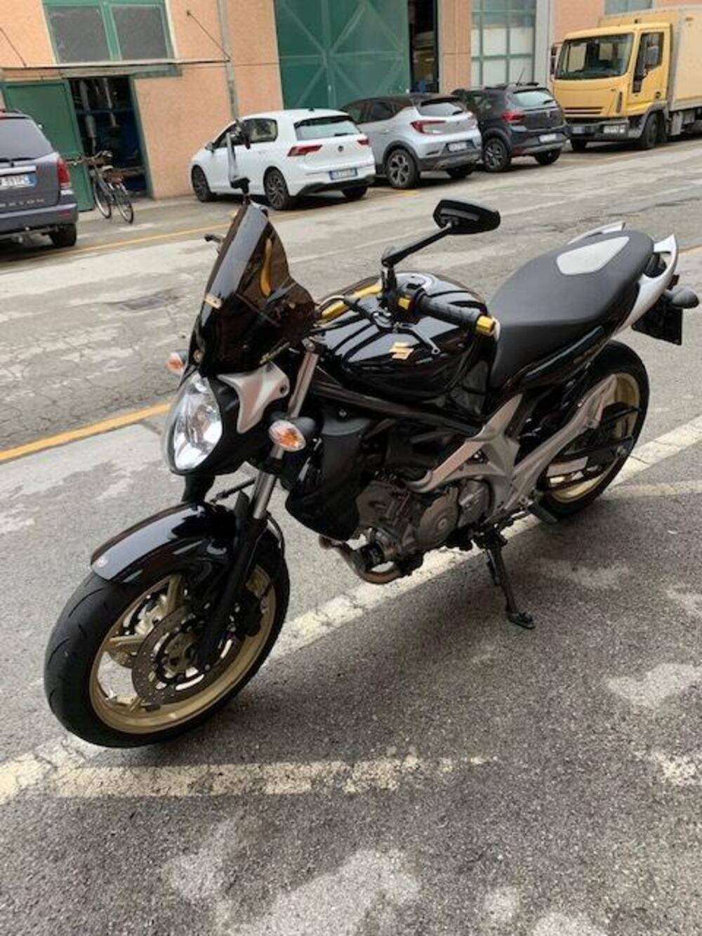 Suzuki Gladius 650 SFV (2009 - 15) (4)