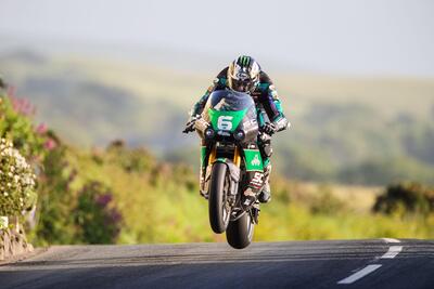 Tourist Trophy 2024: Michael Dunlop diventa il pi&ugrave; grande di tutti i tempi!