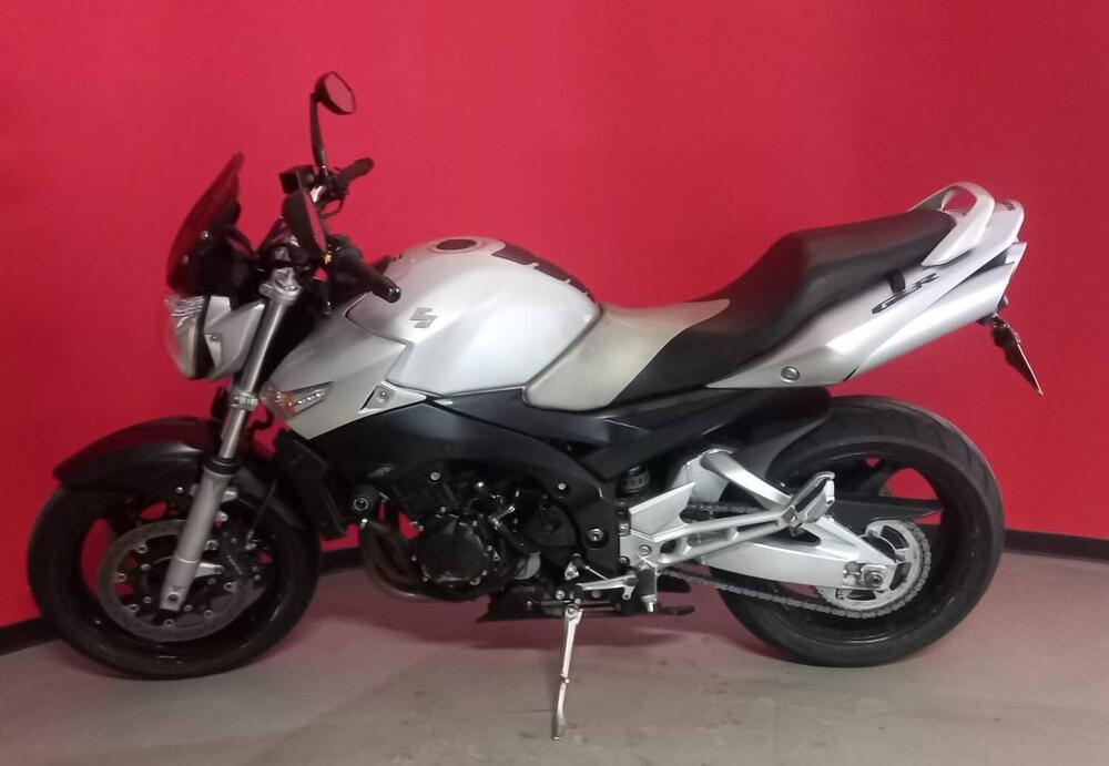 Suzuki GSR 600 (2006 - 11) (3)