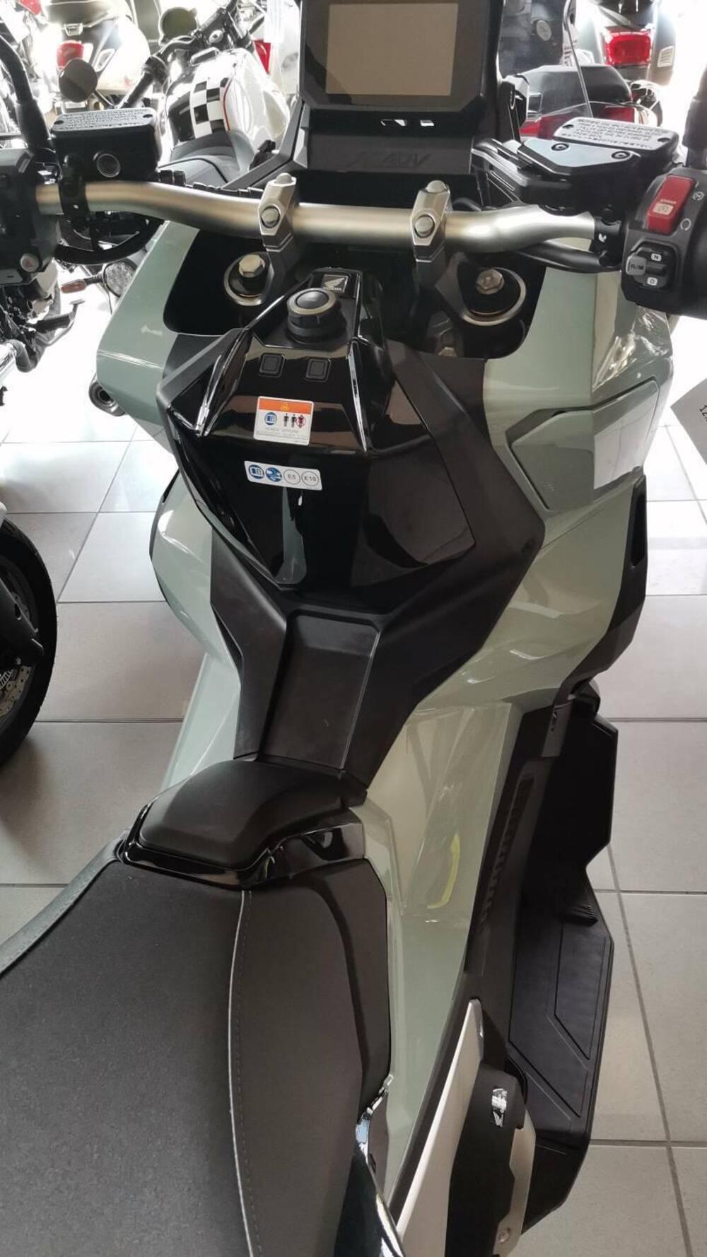 Honda ADV 350 (2025) (4)