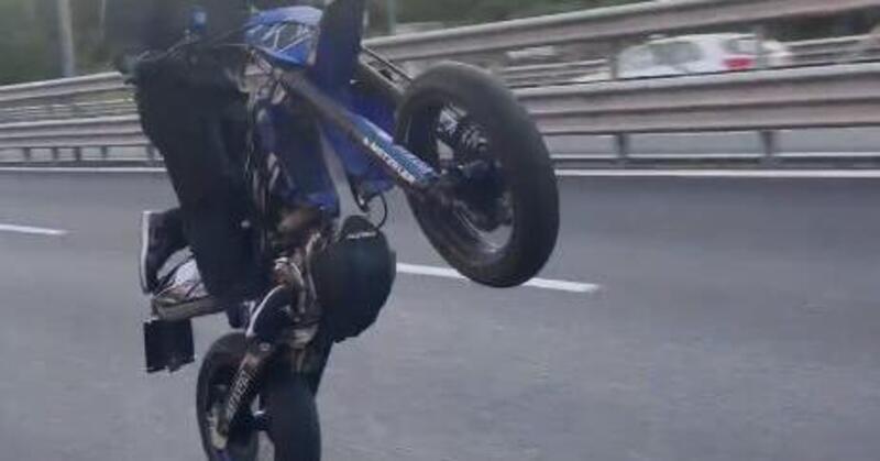 In tangenziale&hellip; a impennare (non &egrave; una parafrasi di Rovazzi) con le moto [VIDEO]