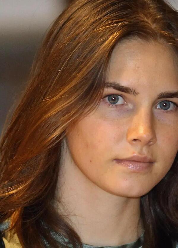 Ok, perch&eacute; Amanda Knox &egrave; diventata oggetto di uno strano culto? Dal caso Meredith in poi...