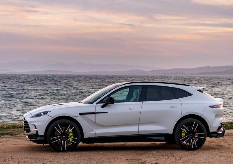 Aston Martin DBX707 (4)