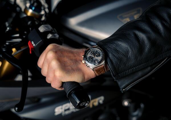 Breitling e Triumph: due nuovi Chronomat e una Speed Triple in edizione limitata