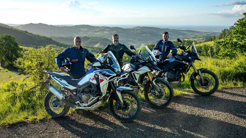 Comparativa novit&agrave; Maxi Enduro 2024 21&quot;. BMW F 900 GS vs Honda CRF1100L ES Africa Twin vs Triumph Tiger 900 Rally Pro: il confronto in fuoristrada [VIDEO E GALLERY]