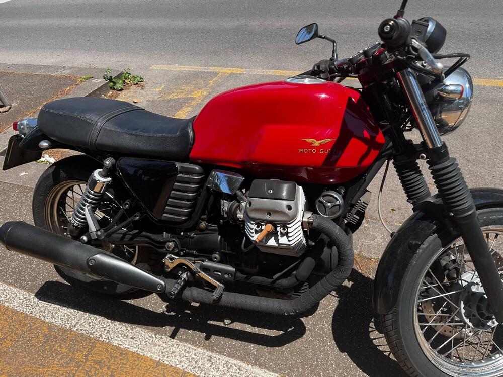 Moto Guzzi V7 Classic (2008 - 12) (2)