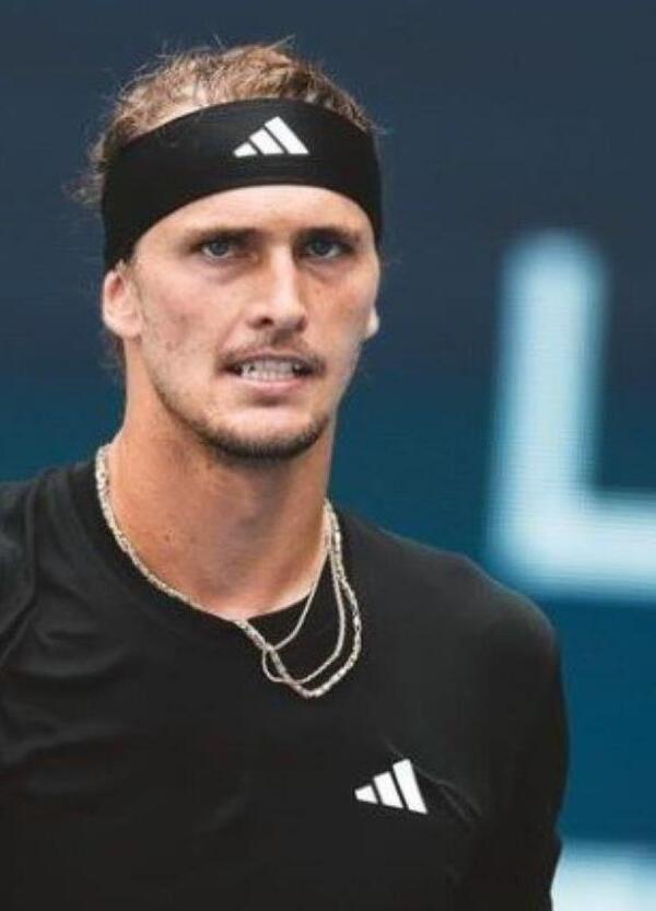 Perch&eacute; Zverev &egrave; accusato di aver imbrogliato al Roland Garros? E mentre affronta Alcaraz il processo per violenze all&#039;ex fidanzata... [VIDEO]