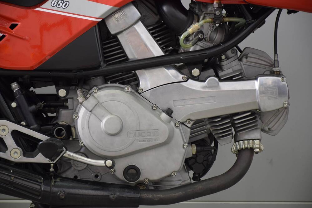 Cagiva Alazzurra 650 (11)