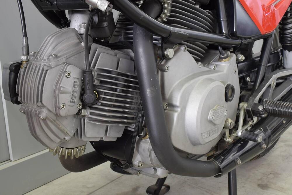 Cagiva Alazzurra 650 (17)