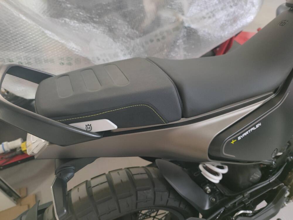 Husqvarna Vitpilen 401 (2021 - 23) (3)