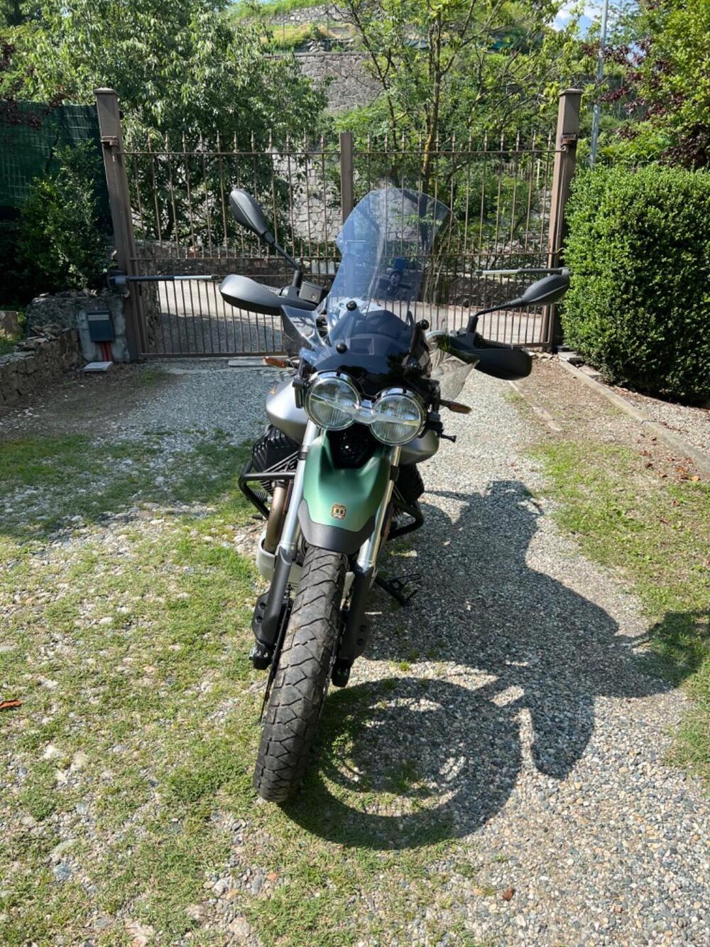 Moto Guzzi V85 TT Centenario (2021 - 22) (6)