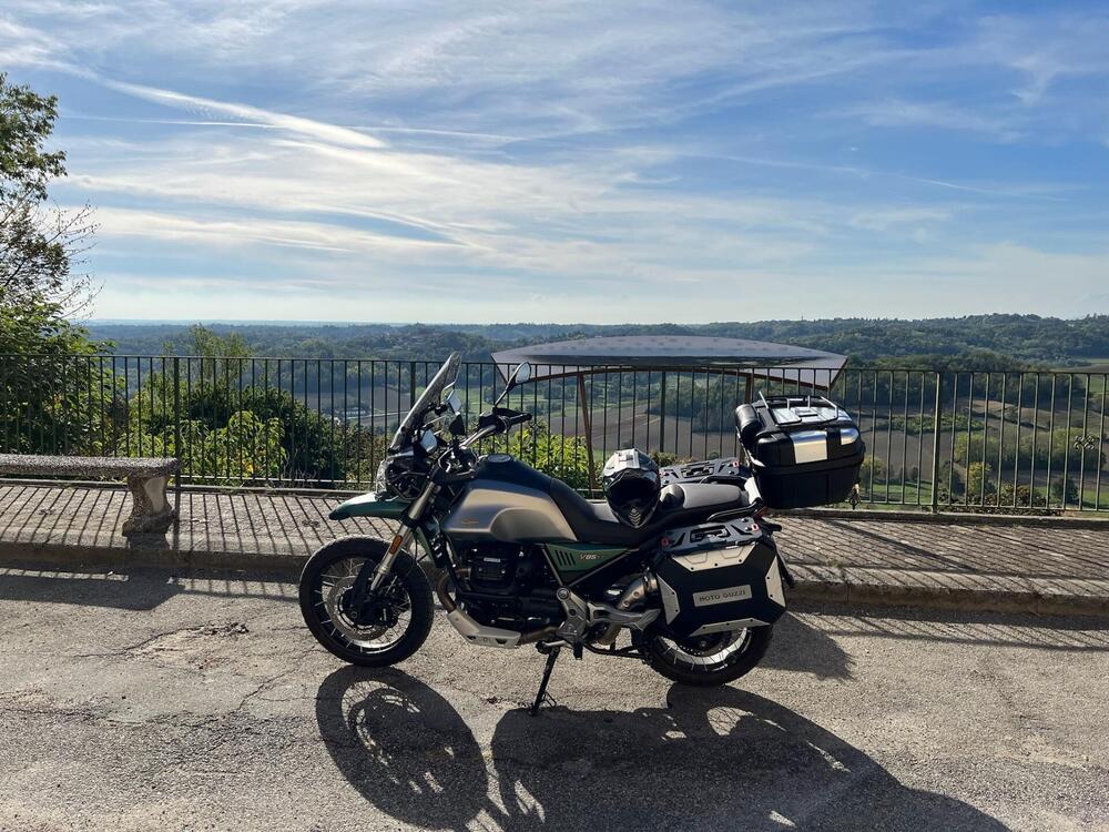 Moto Guzzi V85 TT Centenario (2021 - 22) (7)