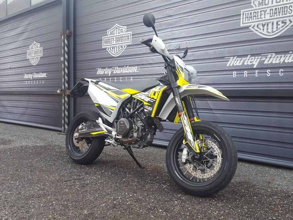 Husqvarna 701 Supermoto (2021) (3)