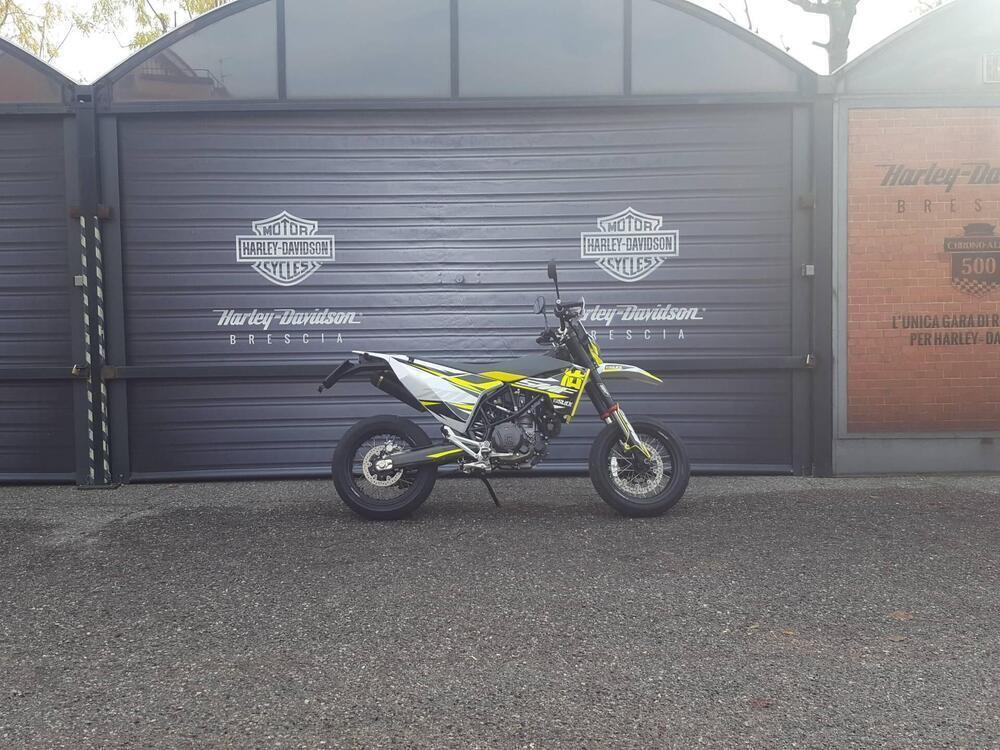 Husqvarna 701 Supermoto (2021)