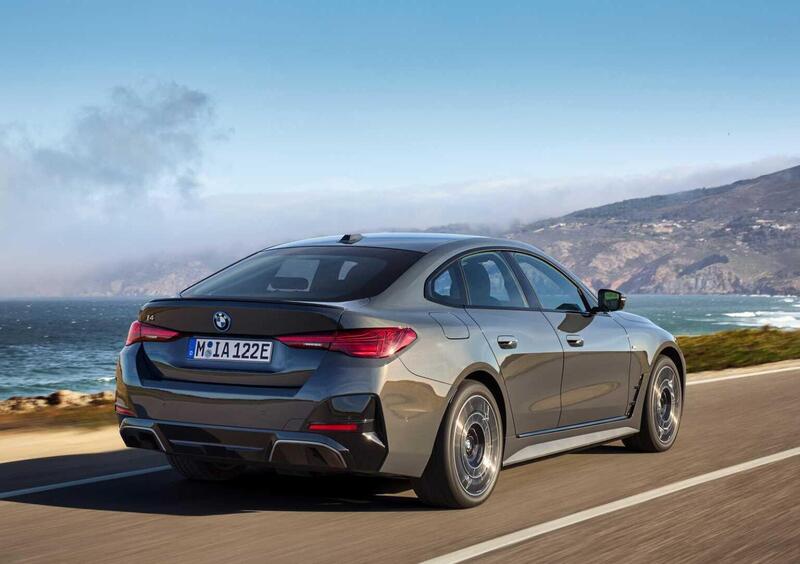 BMW i4 (2021-->>) (7)