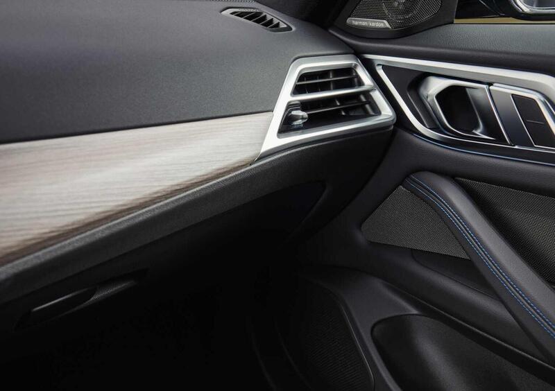 BMW i4 (2021-->>) (16)