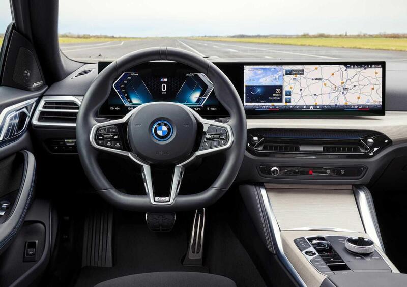 BMW i4 (2021-->>) (9)