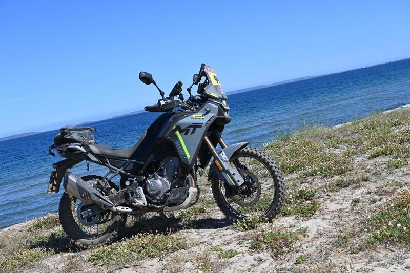 Al Sardegna Legend Rally con la CFMoto 450 per rispondere alla domanda: &egrave; la moto totale?