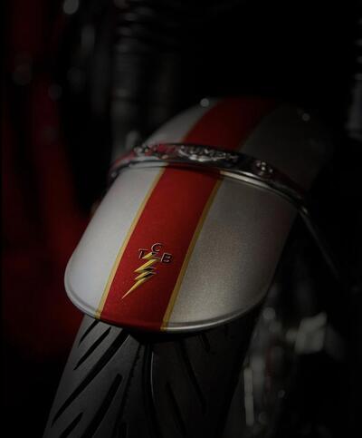 Triumph Elvis Edition, dai social la prima immagine