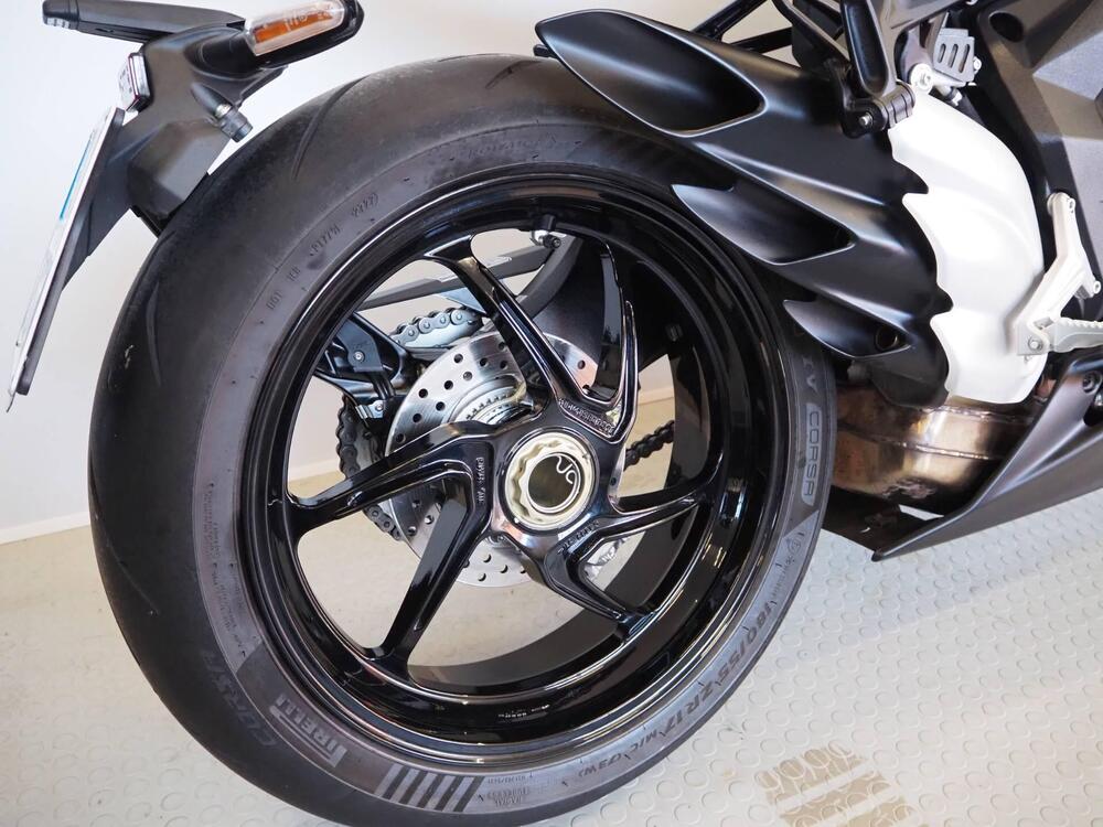 MV Agusta Superveloce 800 (2021 - 25) (3)