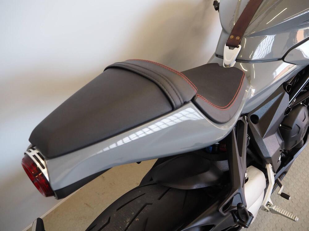 MV Agusta Superveloce 800 (2021 - 25) (5)