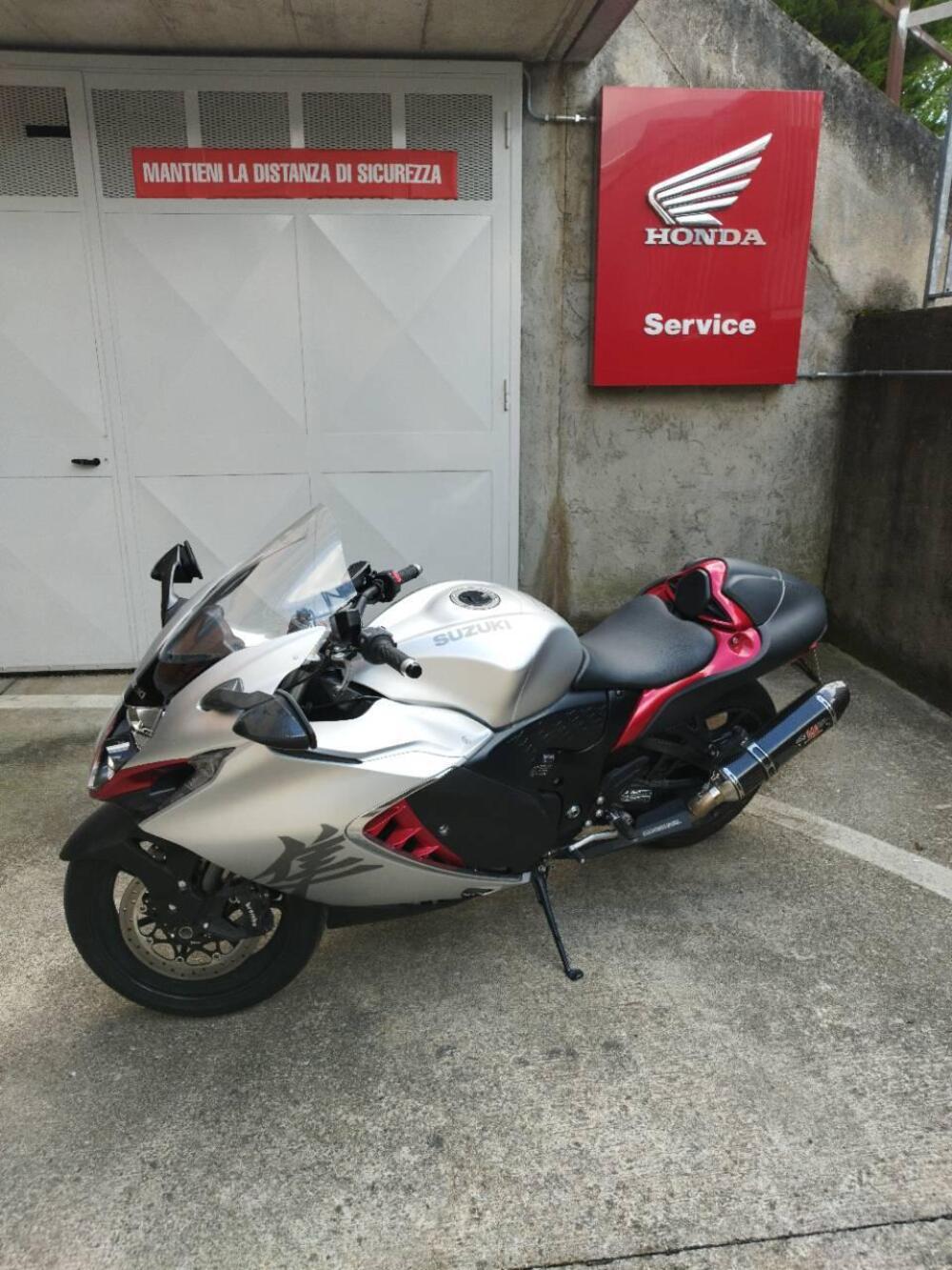 Suzuki GSX 1300 R Hayabusa (2021 - 24) (2)