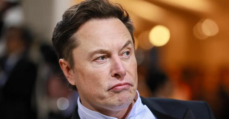 Tesla, l&#039;assemblea dei soci conferma la maxi-paga di Musk a 45 miliardi di dollari ma il giudice... 