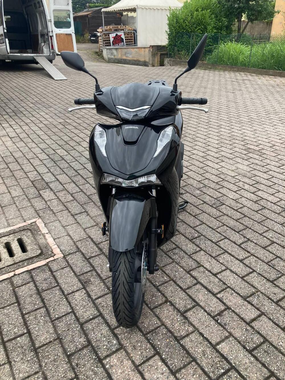 Honda SH 125i (2024 - 25) (2)