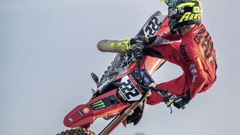 Tony Cairoli torna in pista con la Desmo 450 MX e i social esplodono! Le reazioni [VIDEO]