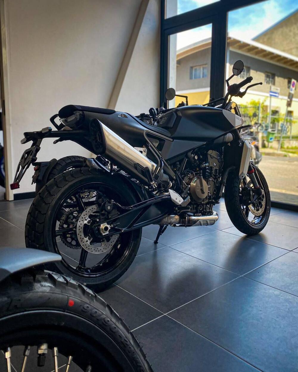 Husqvarna Svartpilen 801 (2024 - 25) (5)