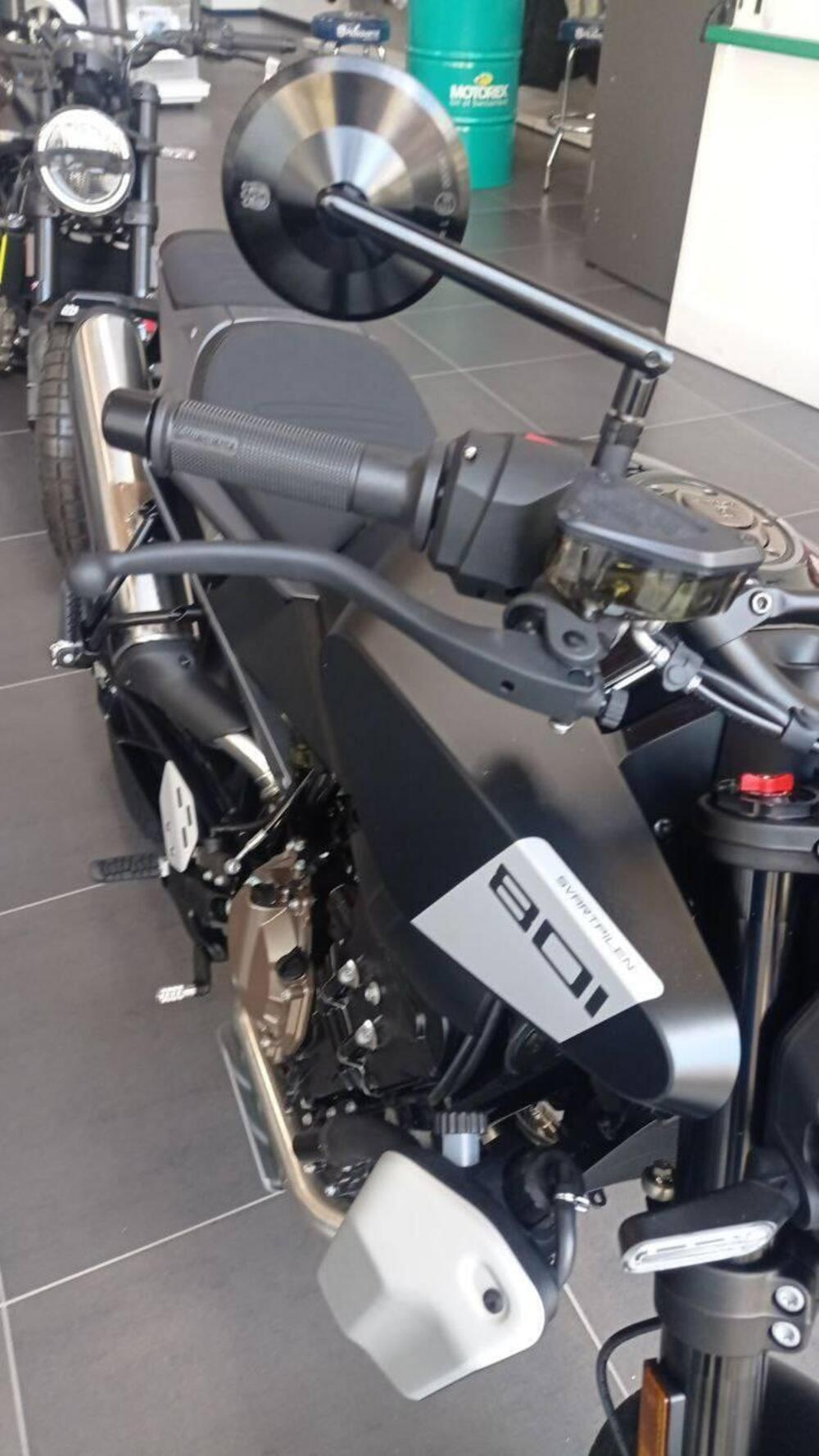 Husqvarna Svartpilen 801 (2024 - 25) (7)